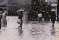 1962年7月23日凱蒂颱風襲高雄中正路打通前舊郵總局前-2藏品圖，第2張