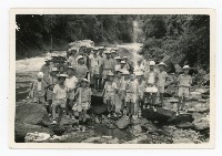 洪宜一學生於大津瀑布留影藏品圖，第1張