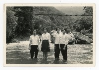 洪宜一學生於大津瀑布留影藏品圖，第1張