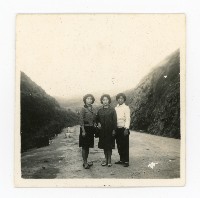 洪登喜與洪壽英合影藏品圖，第1張