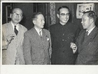 謝掙強與兩位日本書法家合影藏品圖，第1張