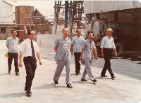 台泥董事長辜振甫巡視廠區-1藏品圖，第1張