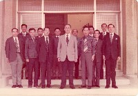 台泥董事長辜振甫巡視廠區大合照藏品圖，第1張