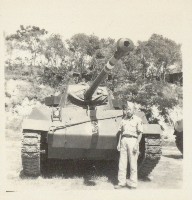 海軍陸戰隊士官與坦克合影藏品圖，第1張