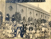 簡正雄、陳椒容結婚典禮留影於高雄市鹽埕基督教會藏品圖，第1張