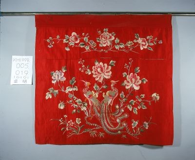 鳳凰牡丹刺繡桌圍的圖片