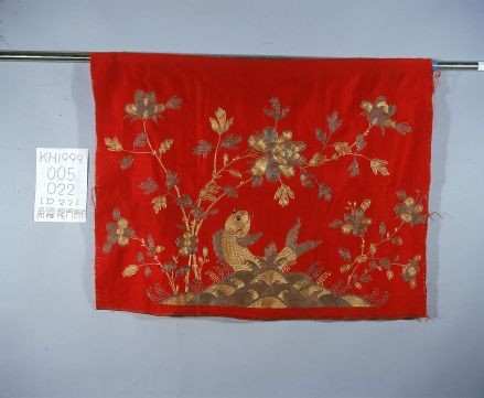鯉躍龍門刺繡桌圍的圖片