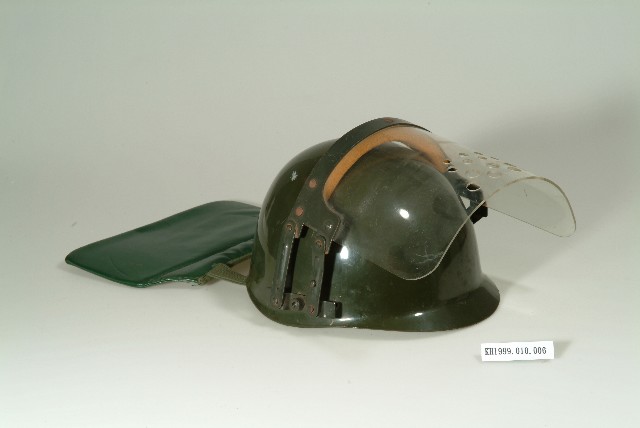 鎮暴防護盔-3