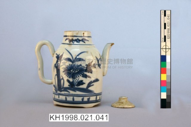 花草人物紋青花帶繫注壺藏品圖，第12張