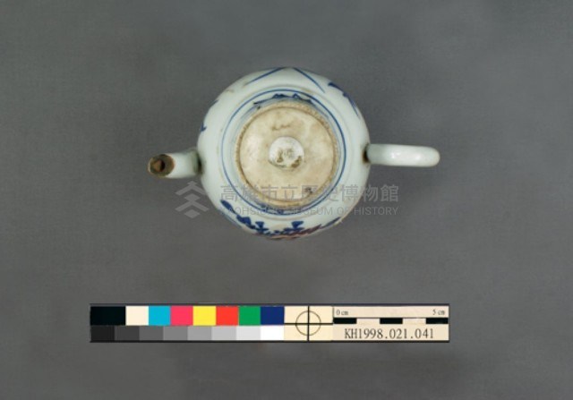花草人物紋青花帶繫注壺藏品圖，第17張