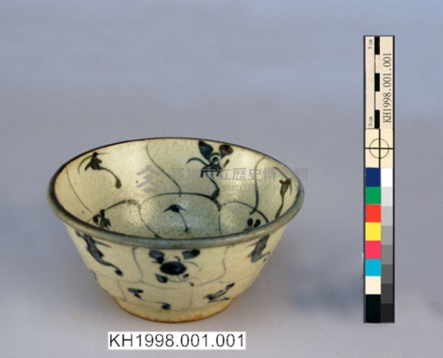 青花靈芝花草紋碗藏品圖，第1張