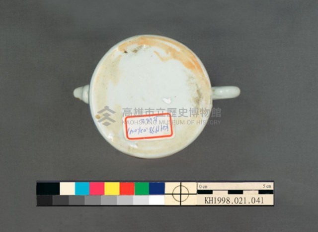 花草人物紋青花帶繫注壺藏品圖，第4張