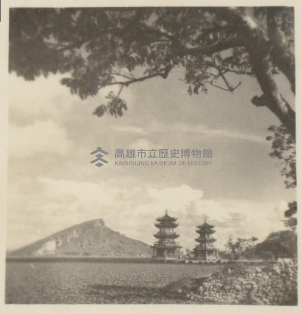 左營春秋閣與半屏山-2藏品圖，第1張