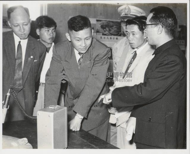 謝掙強參觀原子能和平用途展覽會藏品圖，第1張