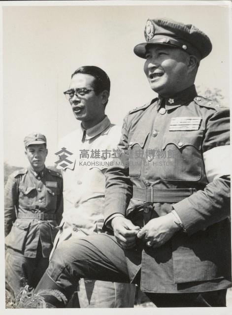 謝掙強與石覺司令官視察防空演習藏品圖，第1張