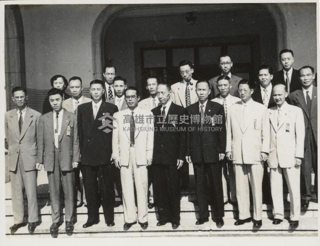 謝掙強與華僑青年訪華團藏品圖，第1張