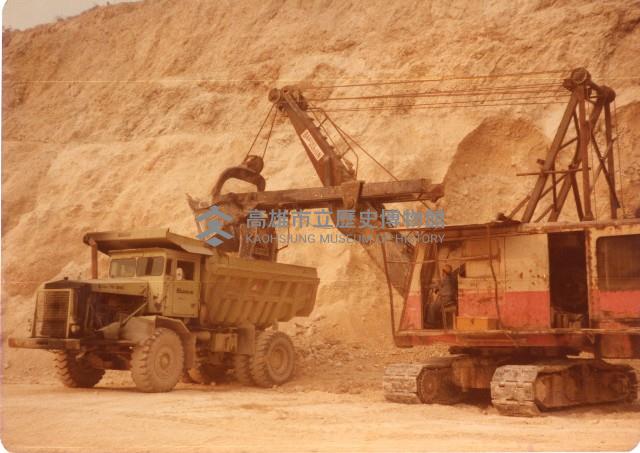 台灣水泥公司廠區機具工作照-2藏品圖，第1張