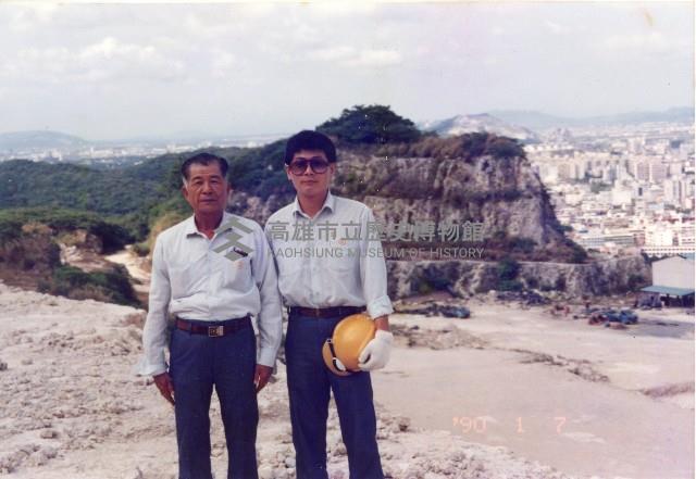 台泥廠區兩人合照藏品圖，第1張