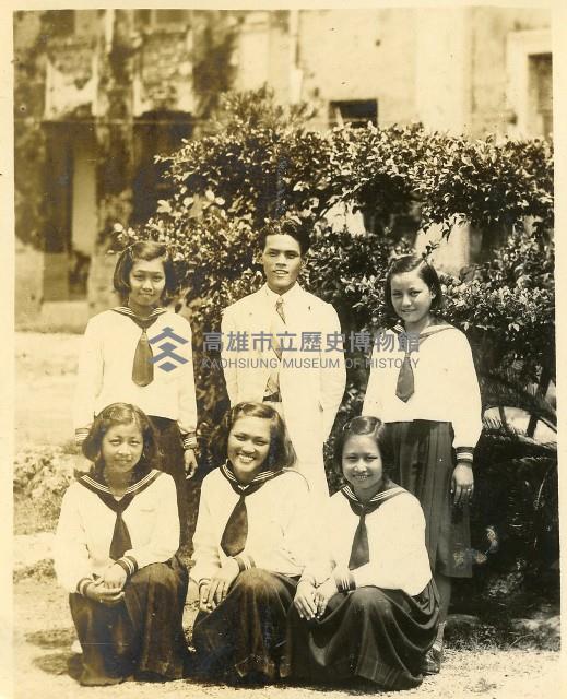 高雄州立第一高等女學校畢業紀念合影藏品圖，第1張