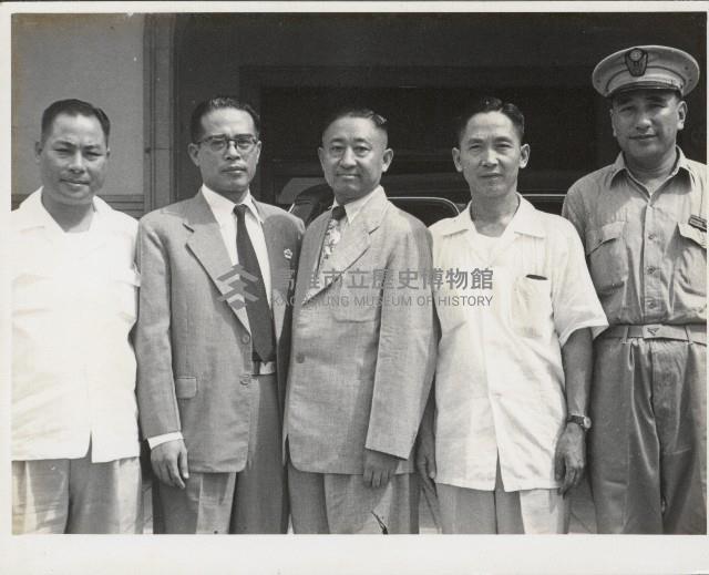 謝掙強與友人合影-2藏品圖，第1張