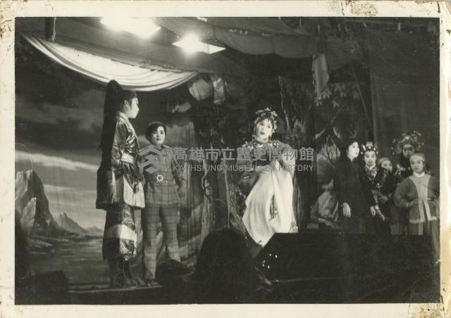 日光歌劇團於戲院出演《包青天》實照藏品圖，第1張