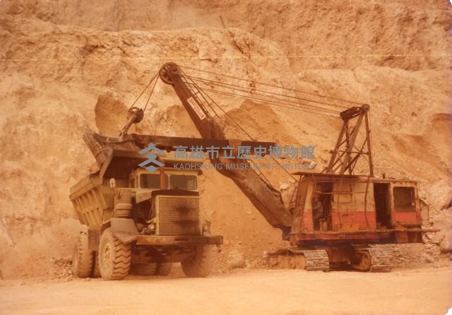 台灣水泥公司廠區機具工作照-3藏品圖，第1張