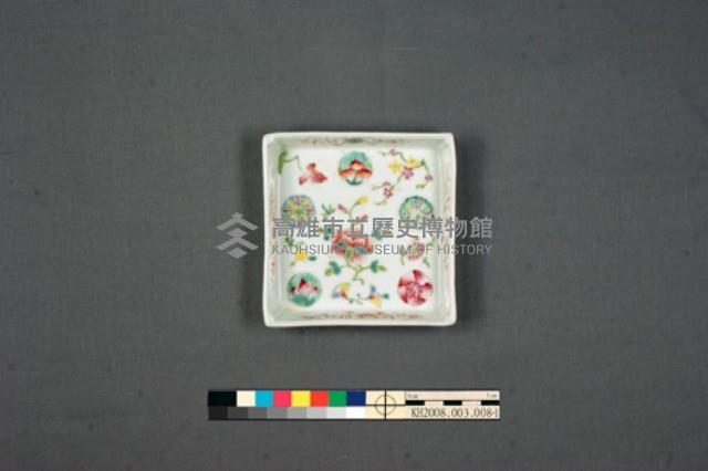 加彩花草紋九拼盤藏品圖，第1張