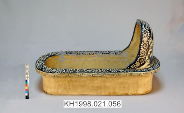 青花蛸唐草紋小判形便池藏品圖，第1張