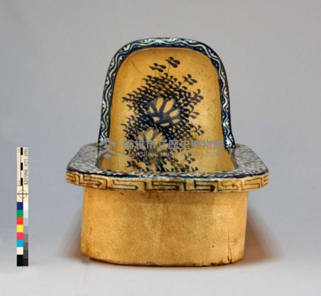 青花蛸唐草紋小判形便池藏品圖，第3張