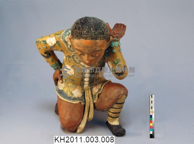 交趾陶憨蕃抬厝角塑像藏品圖，第2張