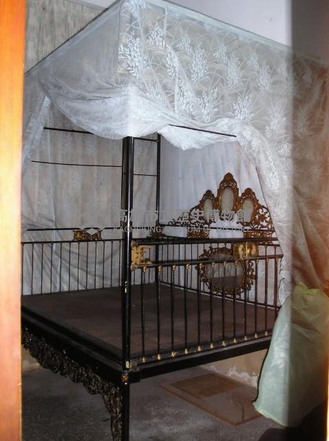 銅鑄雕花床藏品圖，第1張