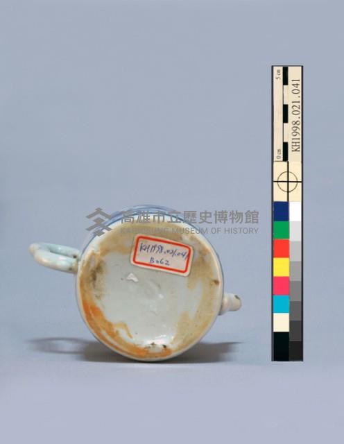 花草人物紋青花帶繫注壺藏品圖，第1張