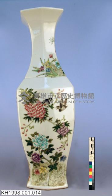 粉彩花鳥紋六方花瓶藏品圖，第3張