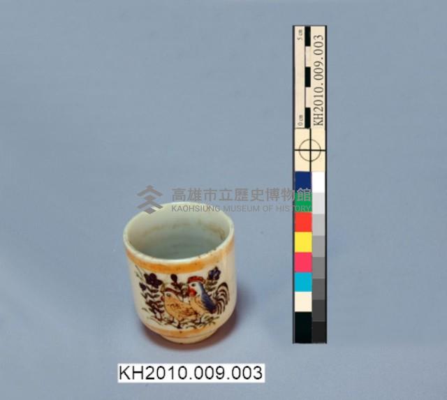 囍字花卉鬥雞紋彩瓷杯藏品圖，第3張