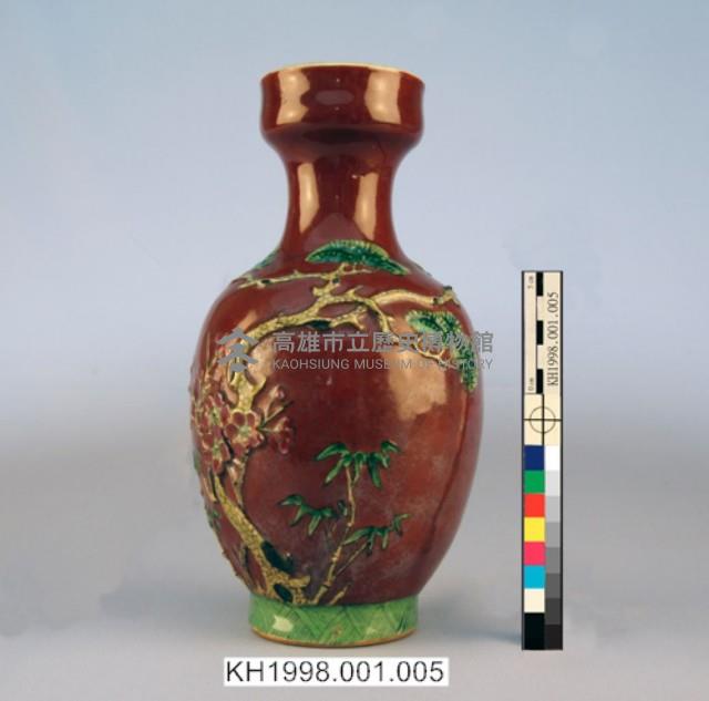 紅釉彩瓷歲寒三友瓶藏品圖，第2張
