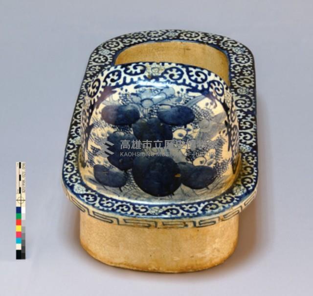 青花蛸唐草紋小判形便池藏品圖，第5張