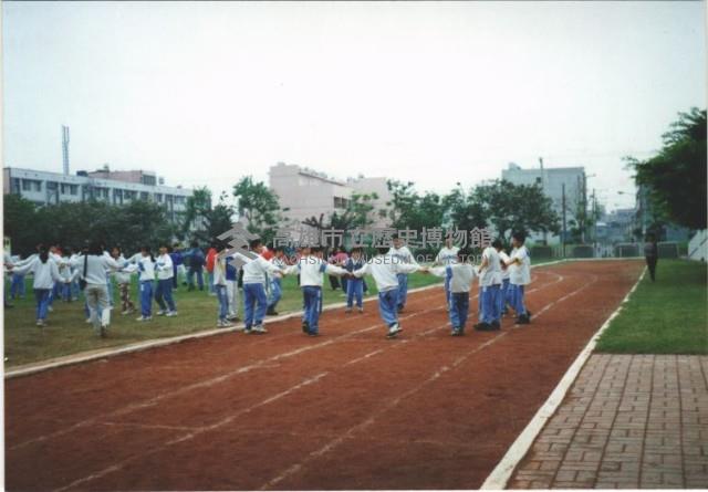 聖誕節活動－學生手拉手繞一圈-4藏品圖，第1張