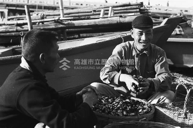 愛河邊的小型漁獲市場-2藏品圖，第1張