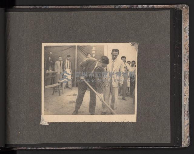 第一屆民選高雄市長謝掙強市政影像紀錄-1
（相冊）藏品圖，第23張