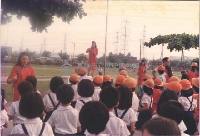 師長戶外進行演講藏品圖，第1張