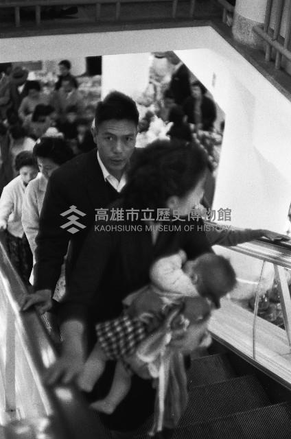 大新百貨公司的電動手扶梯-2藏品圖，第1張