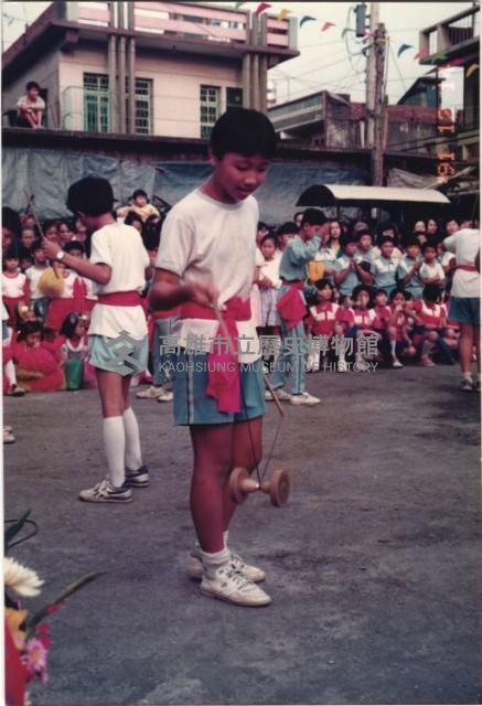 高雄市鳳鳴國小八十學年度戶外藝術表演-4藏品圖，第1張