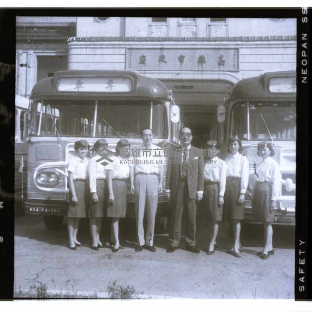 高市公車處新購六輛觀光遊覽車藏品圖，第1張