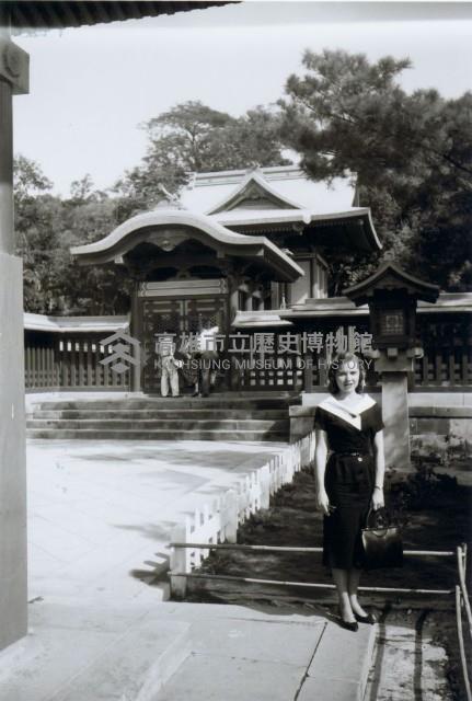 高雄市忠烈祠的白人女性藏品圖，第1張