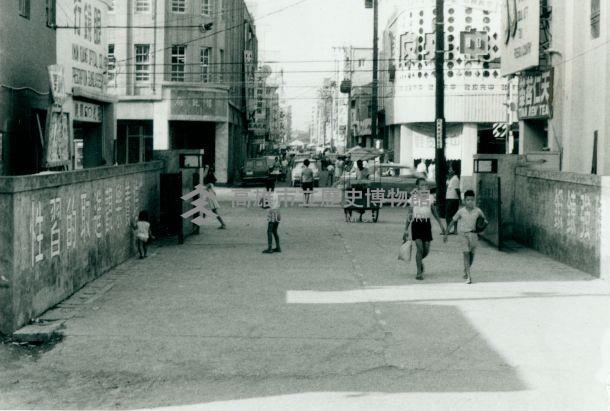 鹽埕區莒光街和五福四路的交叉路口藏品圖，第1張