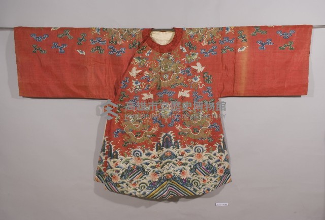 紅綢地緙絲盤領女衫藏品圖，第1張