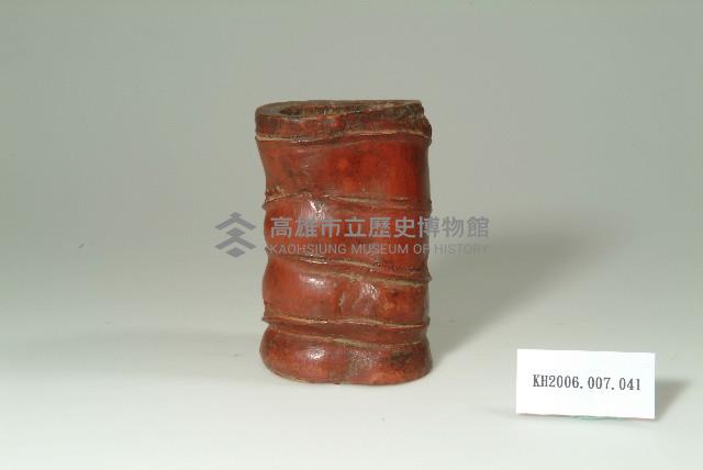 朱漆竹節筆筒藏品圖，第1張
