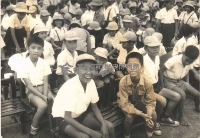 學生熱情參與集會活動活潑面對鏡頭-2藏品圖，第1張