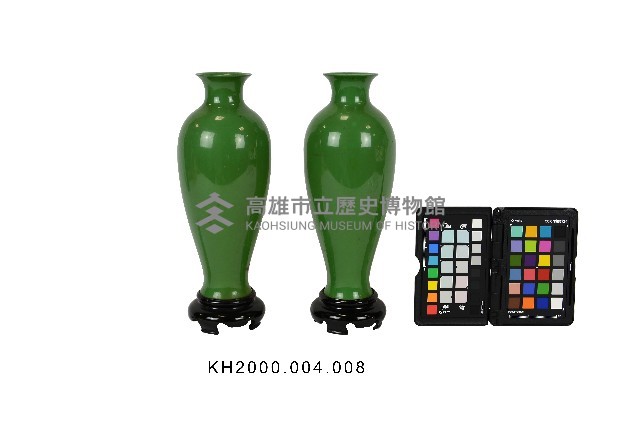 -1、-2：綠漆金骨填彩折枝牡丹花紋小瓶藏品圖，第2張