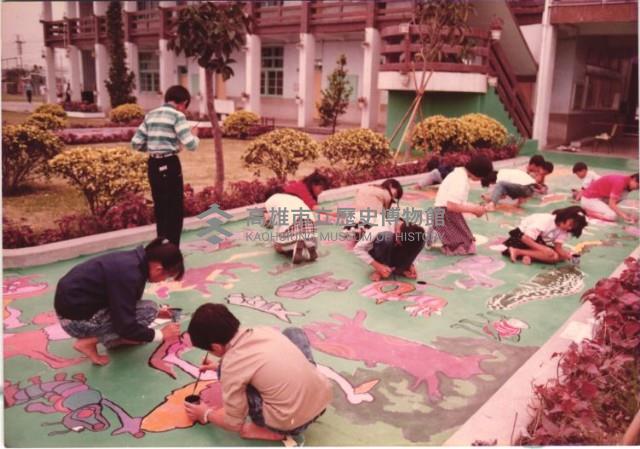 學生彩繪中央步道藏品圖，第1張